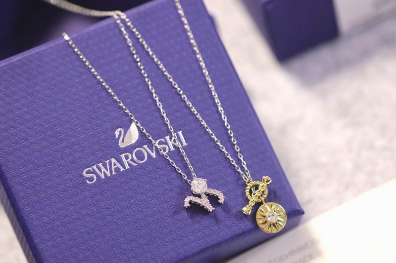 Swarovski Necklace 01lyr37